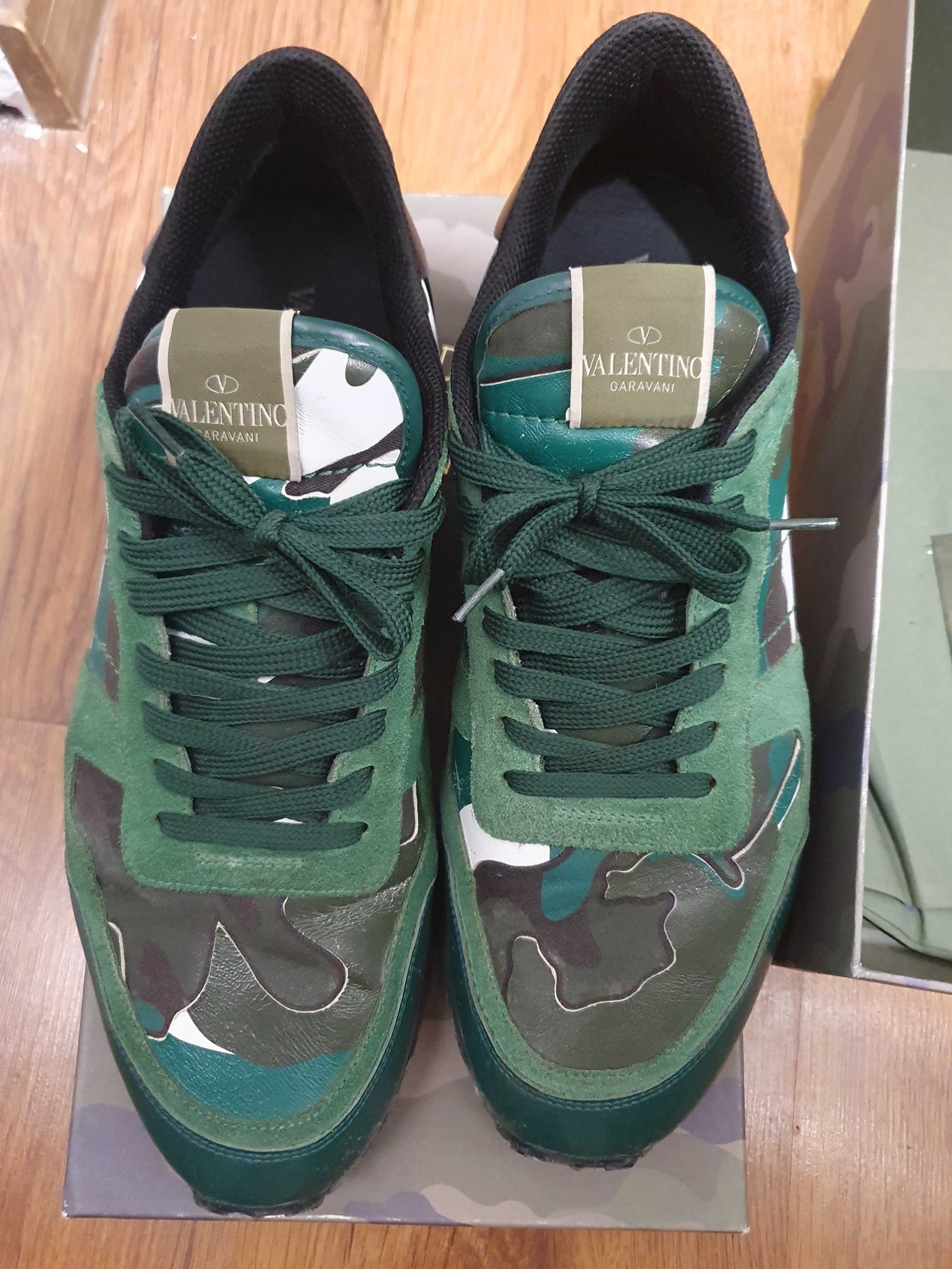 100% оригинални Valentino Garavani Rockstud 46