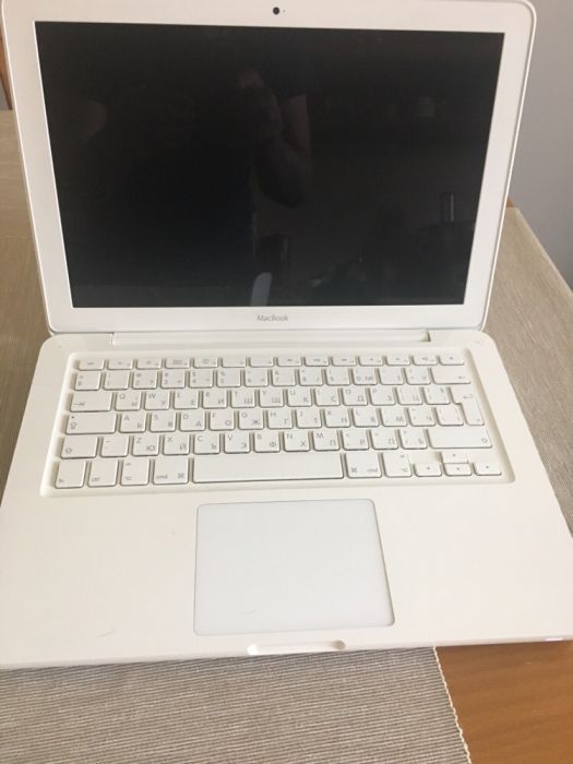 MACBOOK 13.3 late 2009