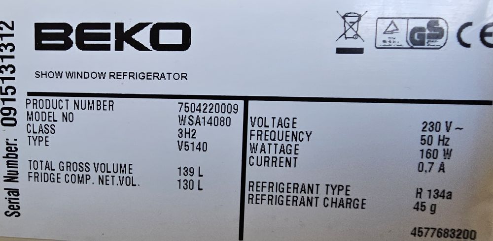 Работещ мини хладилник Beko със стъклена врата