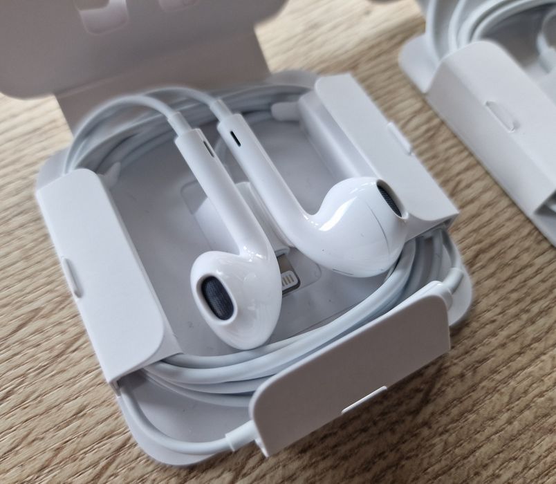 Casti cu fir Apple (noi, originale)