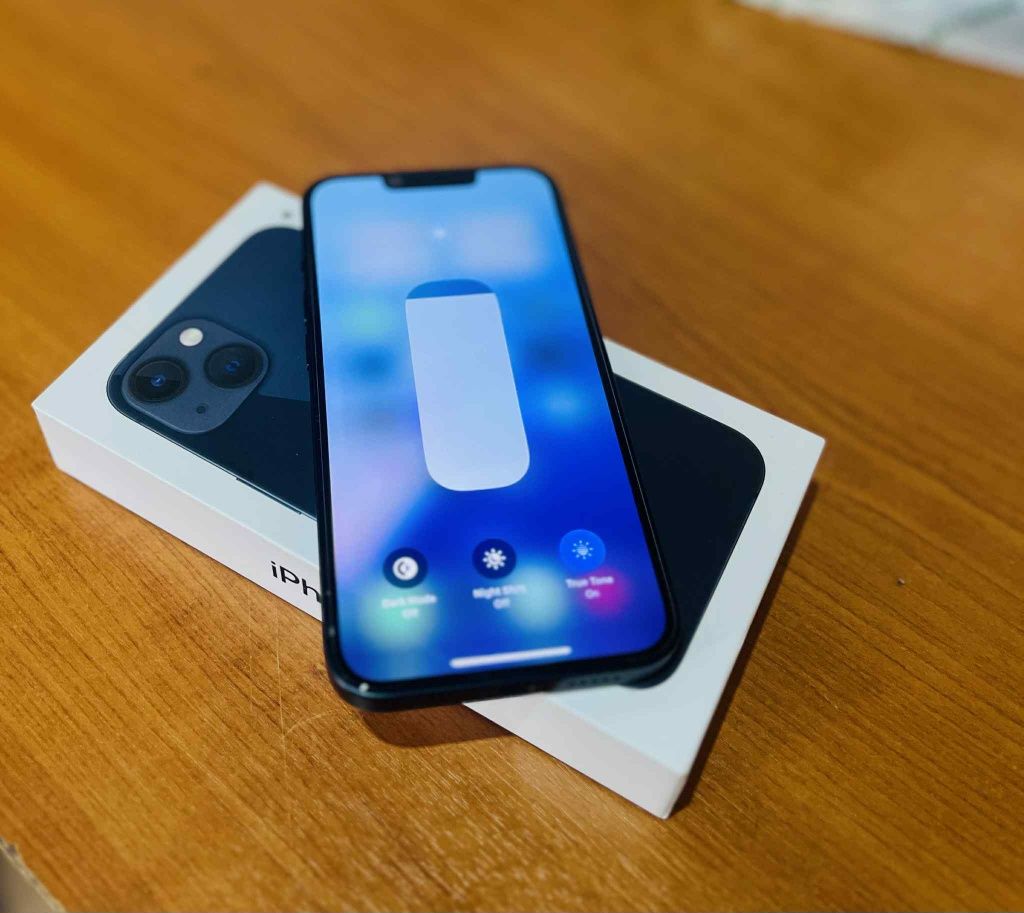 Vând sau schimb\iPhone 13 128 Gb in stare perfecta 87 %baterie
