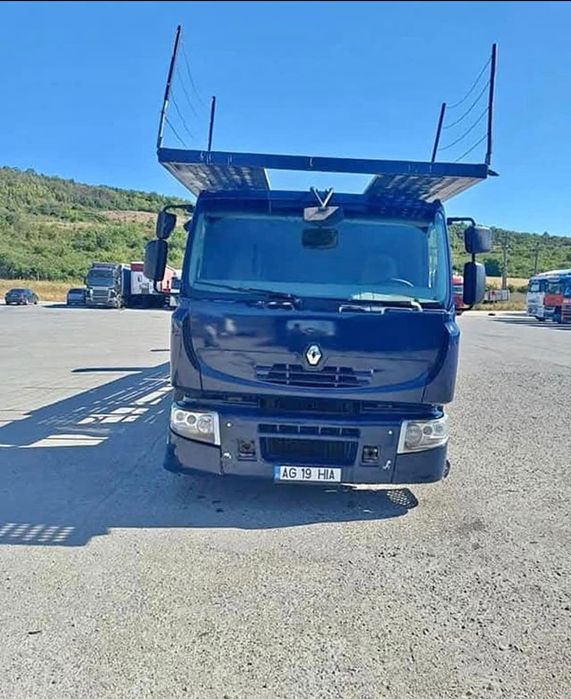 Vând transportor Renault Premium.