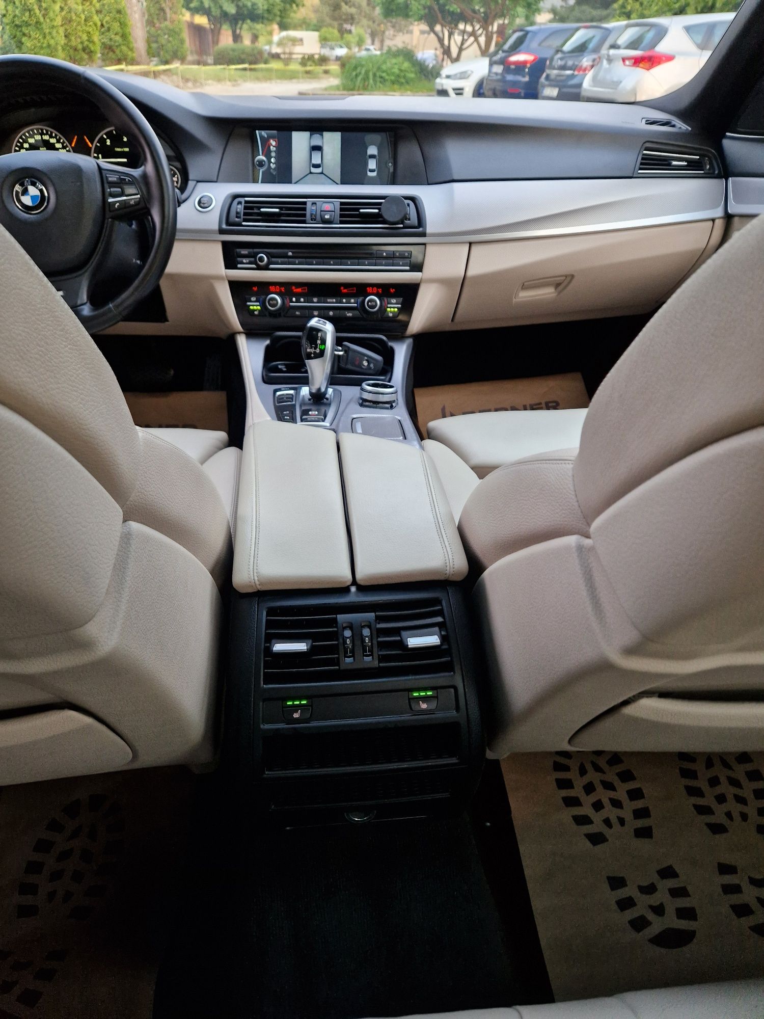 *Bmw 520 f10 M-pachket 
*an fab.2012
*full 5 butone
*motor 2.0 d. C.p.