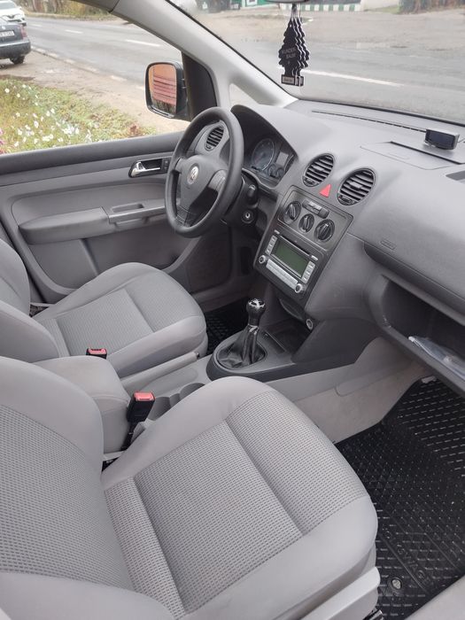 caddy 5 locuri usi pe ambele parti