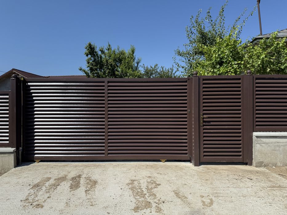 Confectionam garduri metalice, numeroase modele