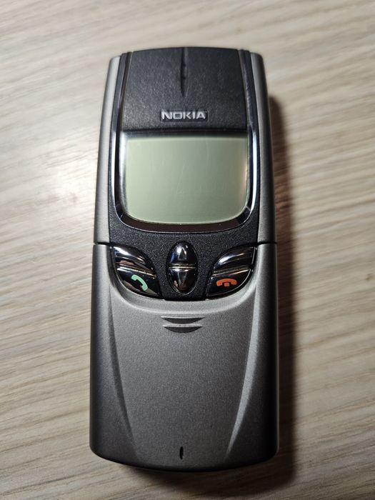 Colectionari ATENTIE! NOKIA 8850 Impecabil