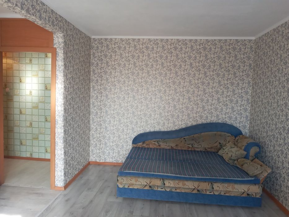Продам 1 комнату квартиру . На левом берегу.