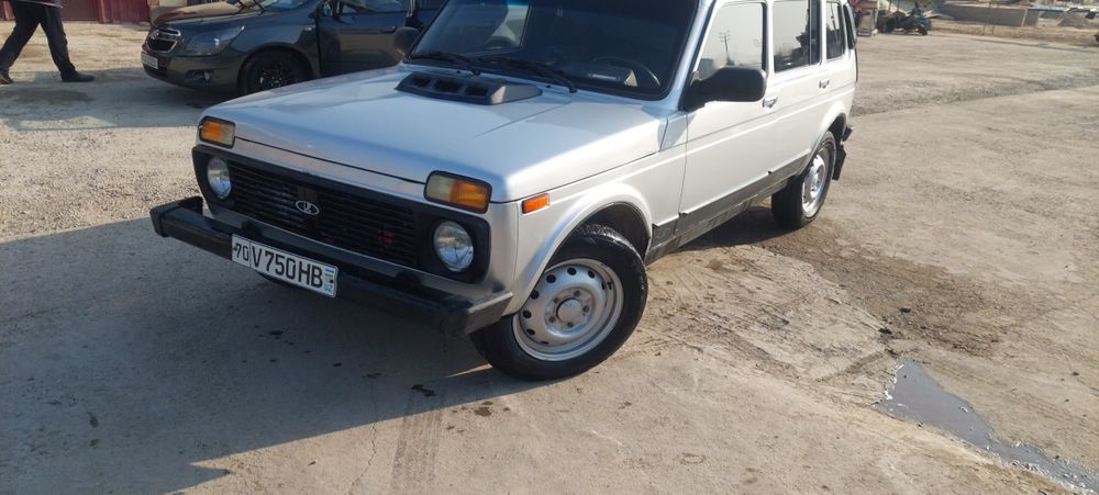 Lada niva 2131 zo‘r holatda