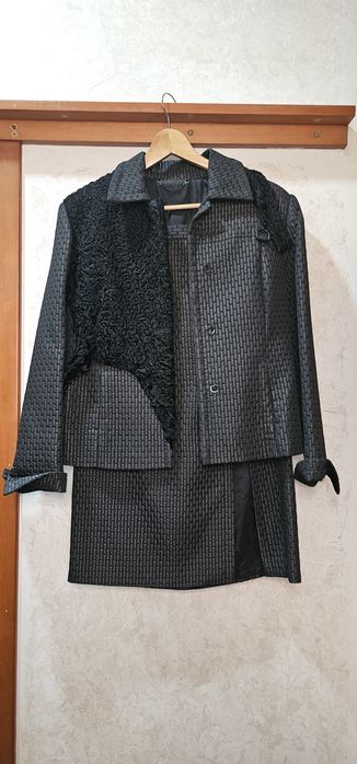 Юбочный костюм HUGO BOSS