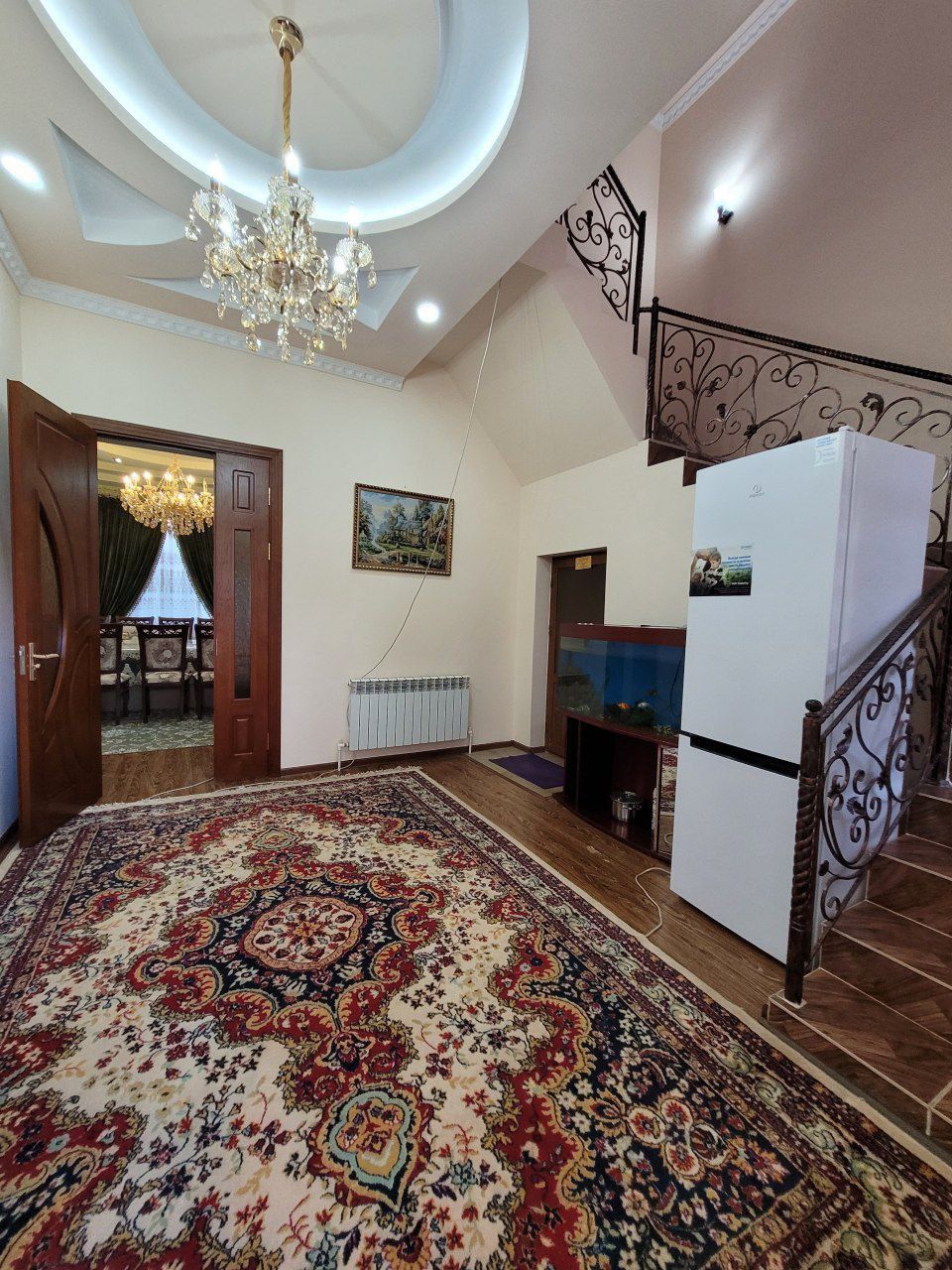 Продаётся дом 8 ком. на Юнусабаде Бодомзор
