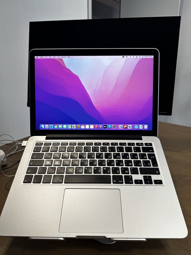 Macbook Pro (Retina, 13-inch, 2015 год)