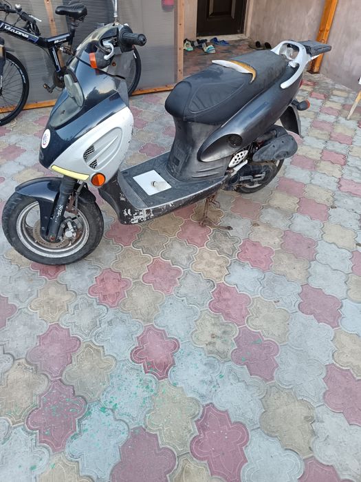 Scuter fără acte