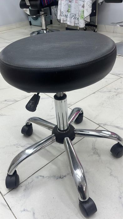 Продам кресло помощник на колесиках