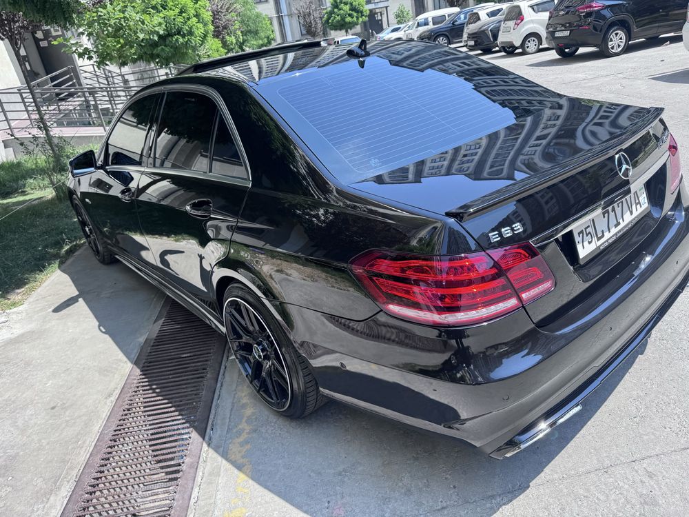 mercedes-benz E 212
