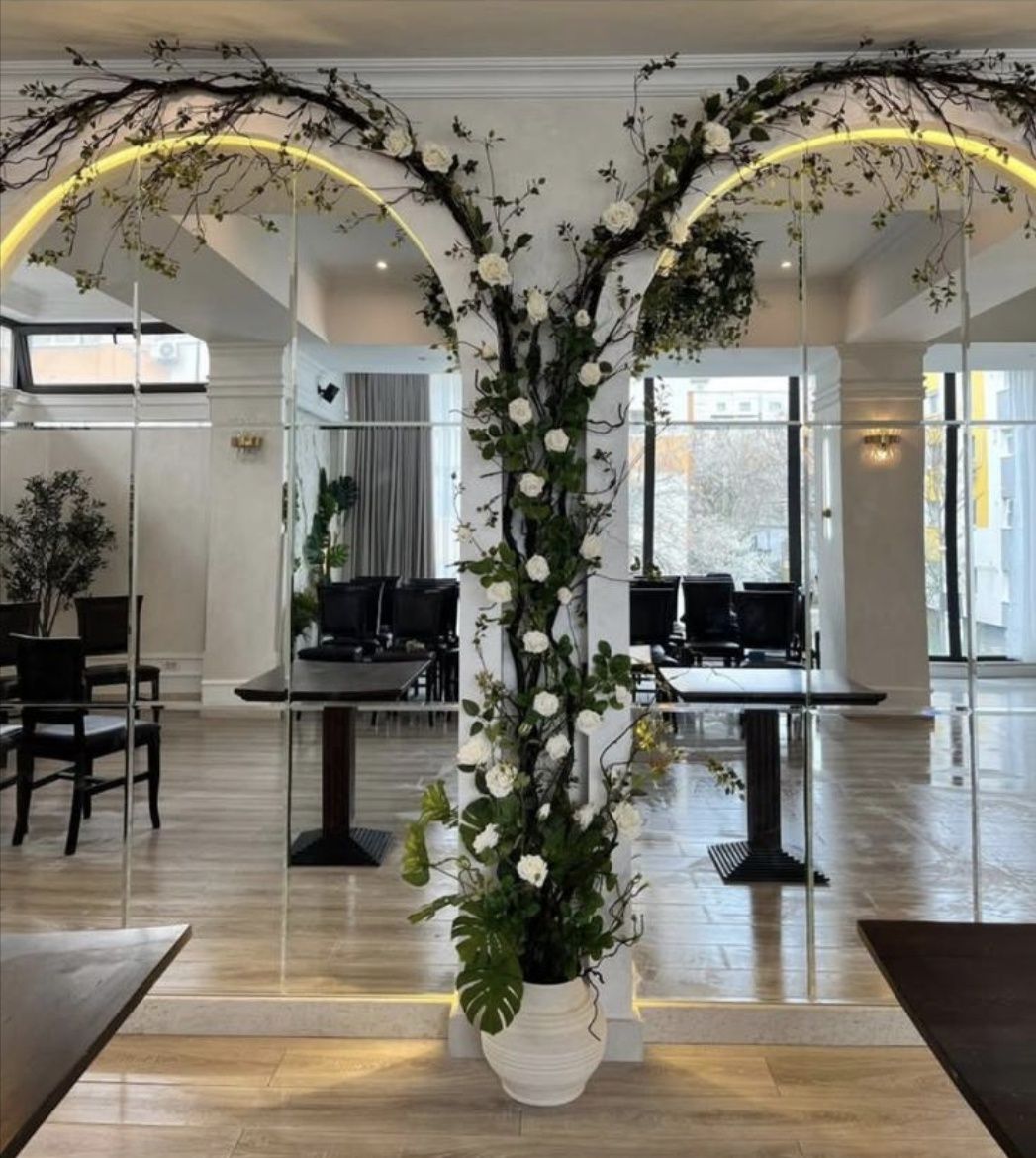 Designer floral vand aranjamente si decor floral restaurant evenimente