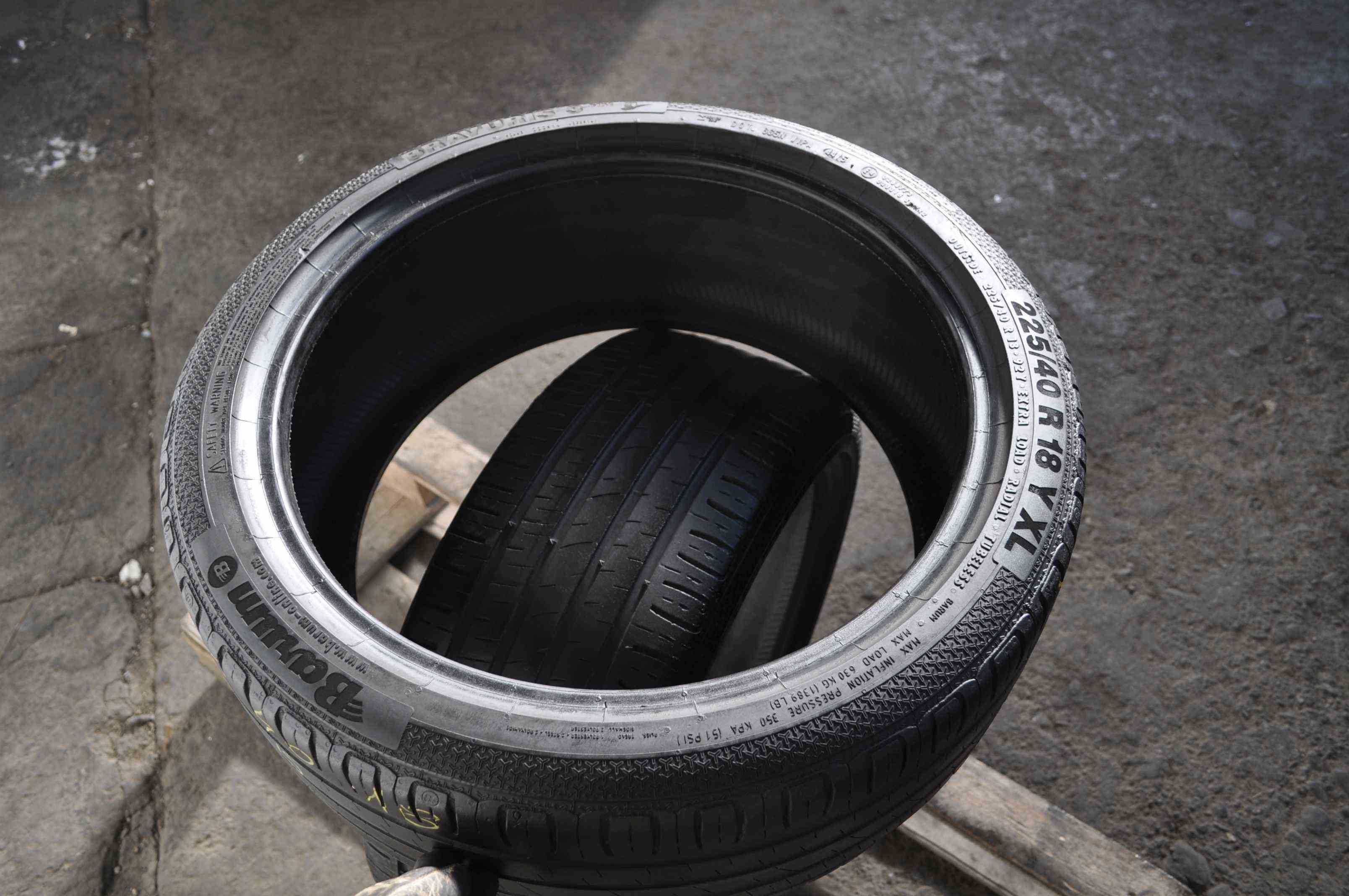 SET 2 Anvelope Vara 225/40 R18 BARUM Bravuris 3 92Y