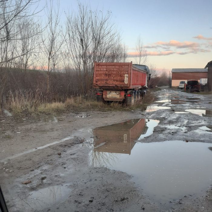 Vând camion si Sărăriță