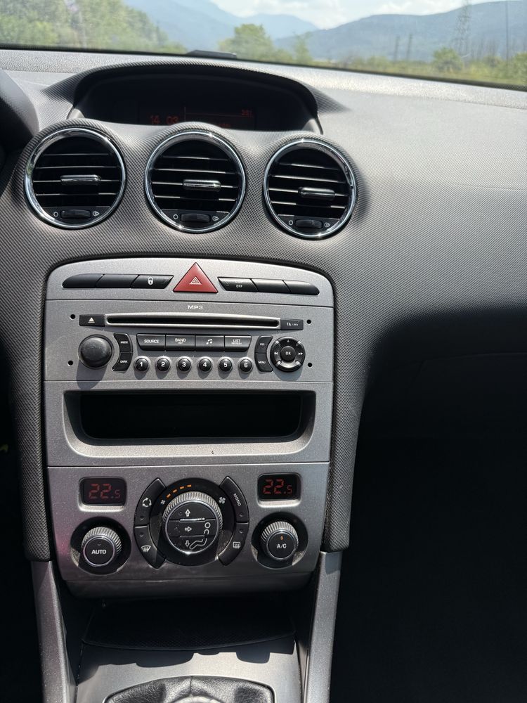 Peugeot 308 1.6i панорама
