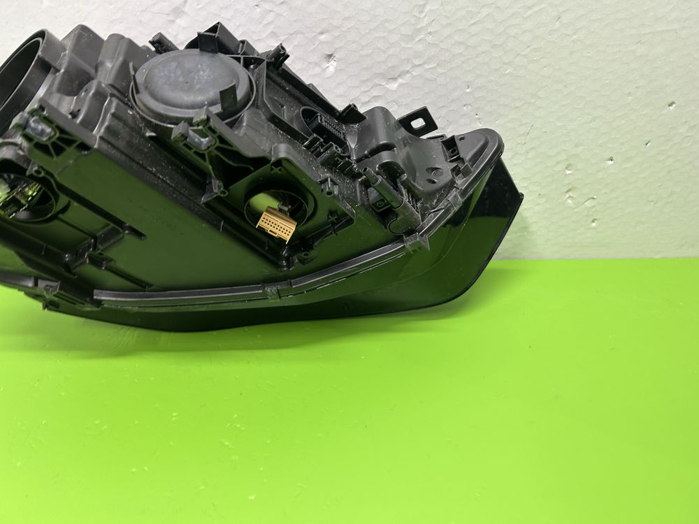 Far Audi A4 B8 8k0 facelift bi xenon adaptiv 2012-2015 stanga