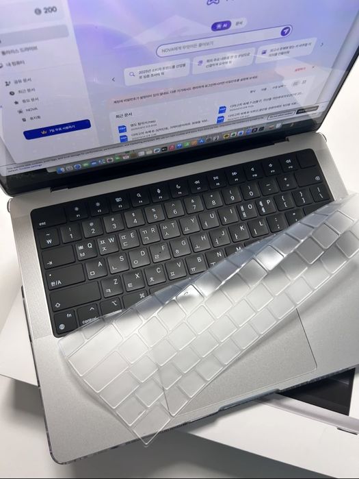 Macbook pro 14" (M4 chip)  (16/512)