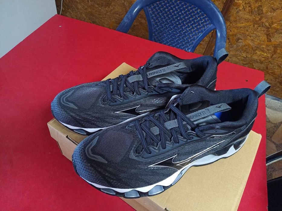 Mizuno Wave Prophecy 11