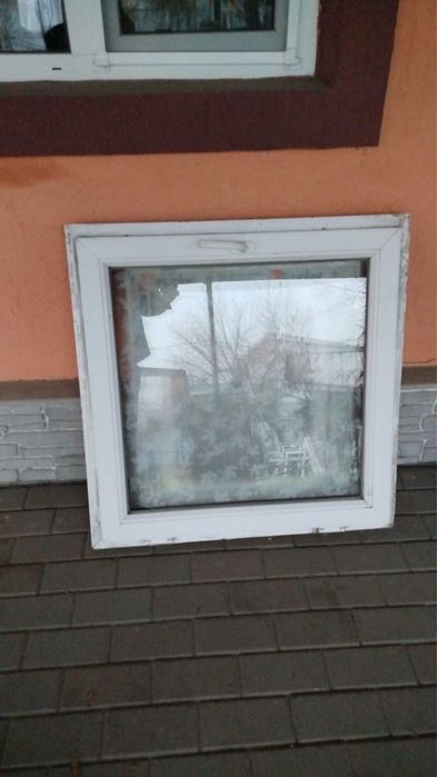 Продам пластиковые форточки