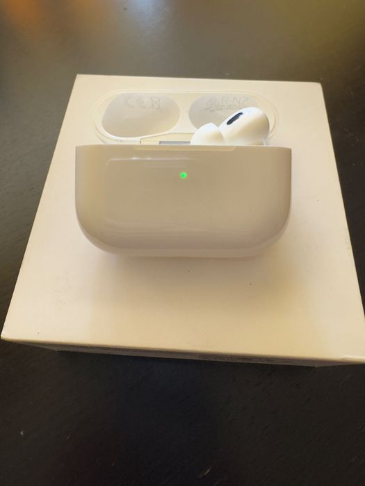 AirPods PRO 2 - Casca dreapta si CASE