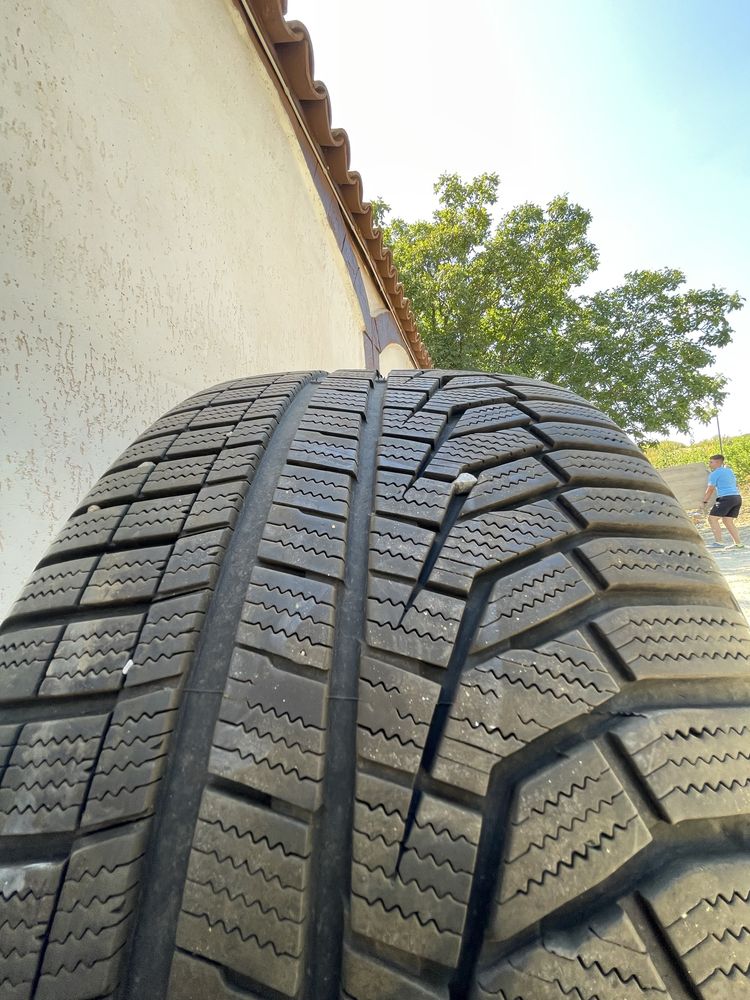 Продавам гума/гуми  275/40R19 105V M+S