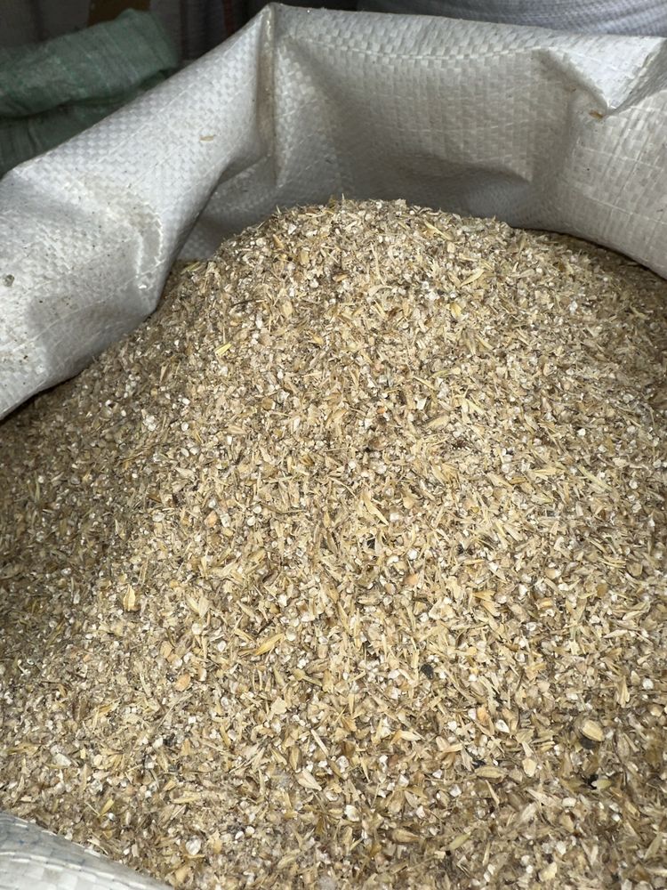 Пшеница ячмень овес просо отруби гранулы зерно корма