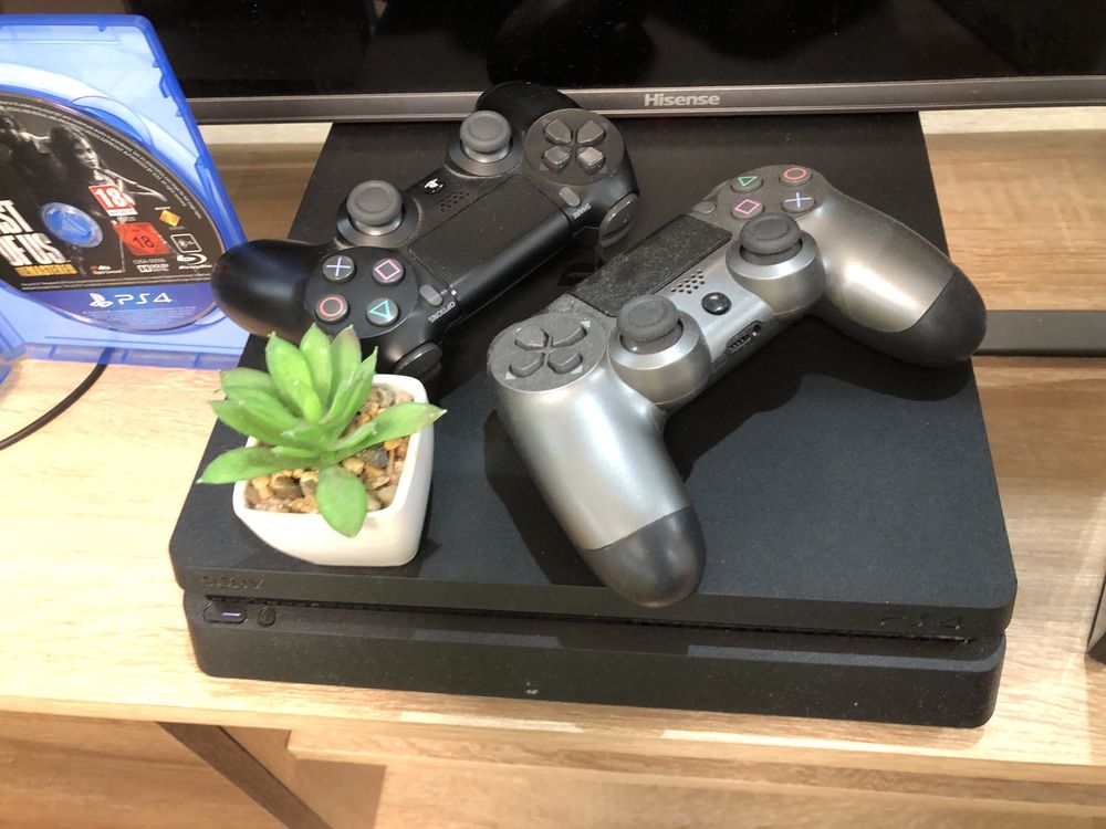 Playstation 4 Slim 1TB