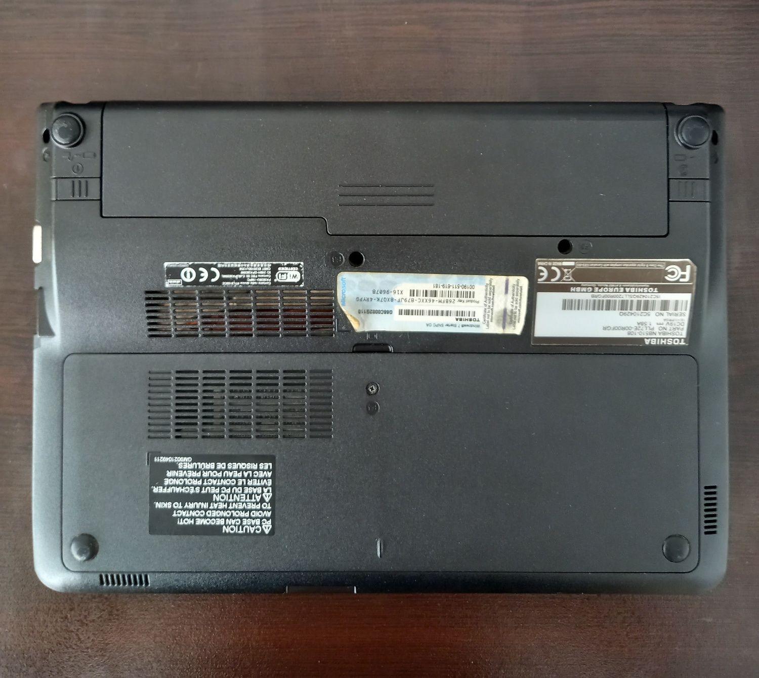 Toshiba NB510 – малък лаптоп (нетбук) + оригинално зарядно