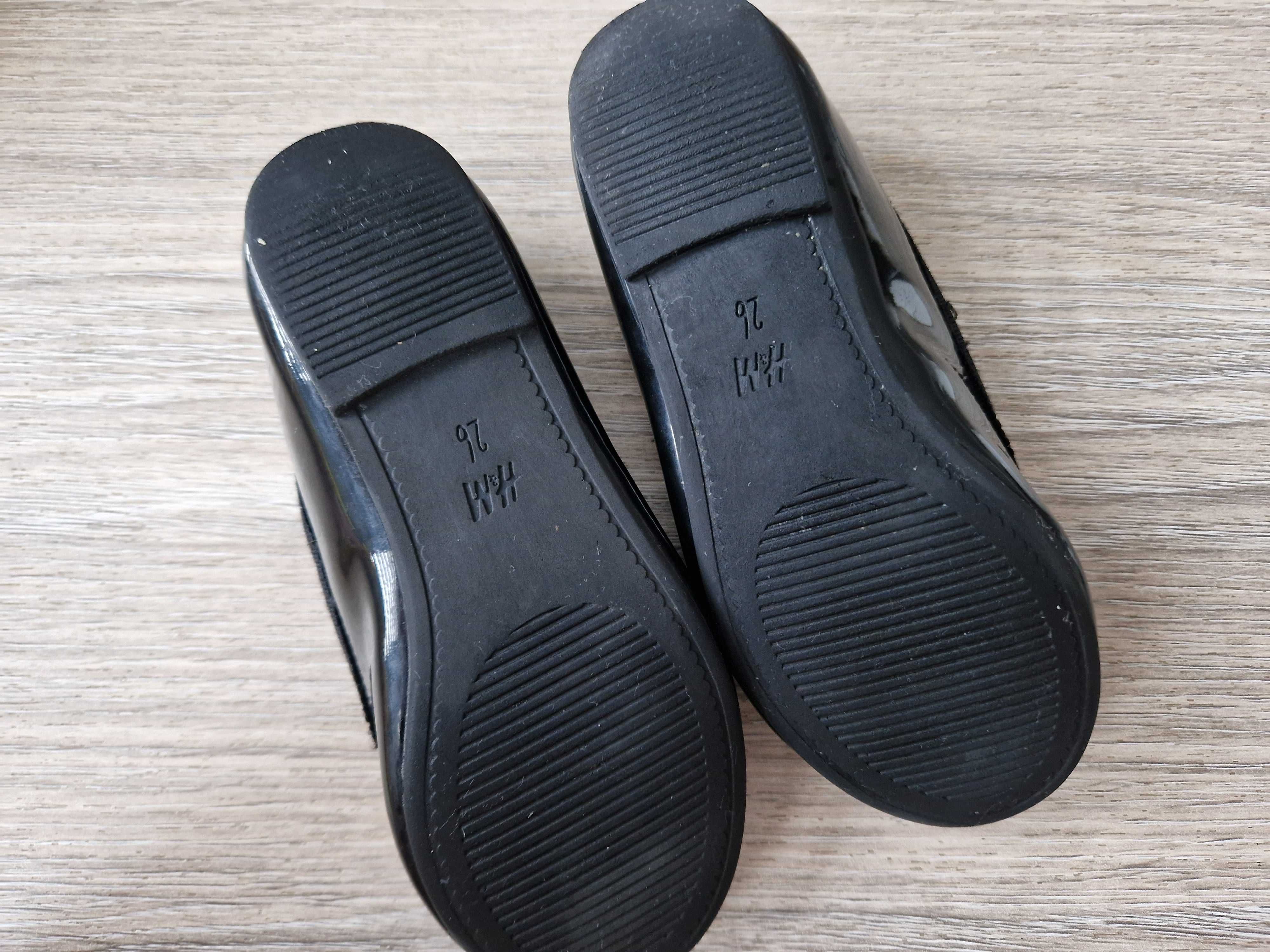 Черни лачени обувки НМ