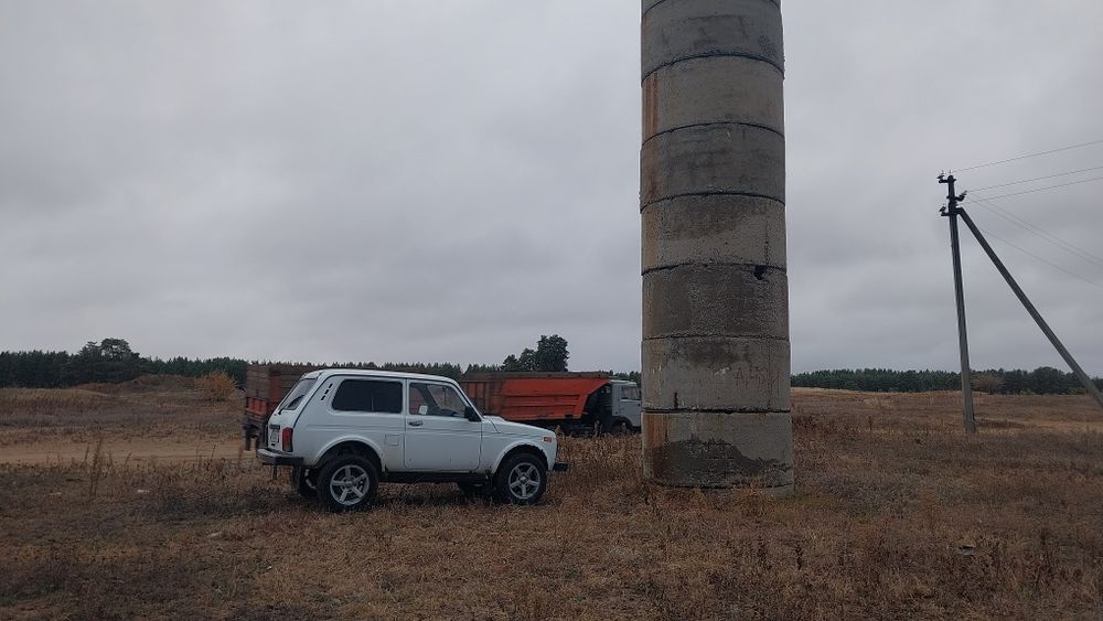 Водонапорная башня 14м. железо сталь 10см.,  вогруг  ж/б кольца  3 м.