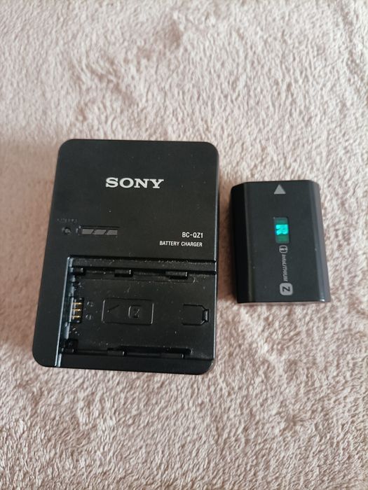 Incărcător și acumulator NP-FZ100 Sony