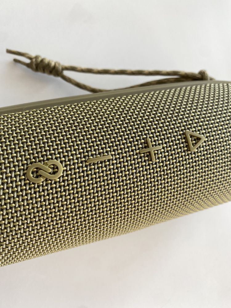 Оригинал колонка jbl fleep5