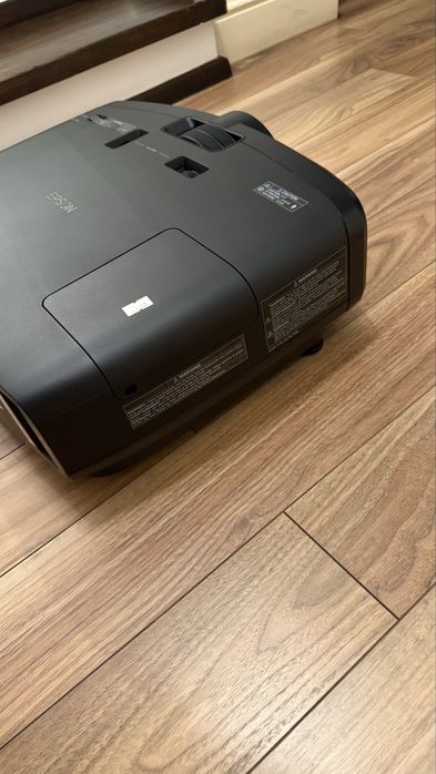 Proiector Epson pentru home cinema 3D Full HD