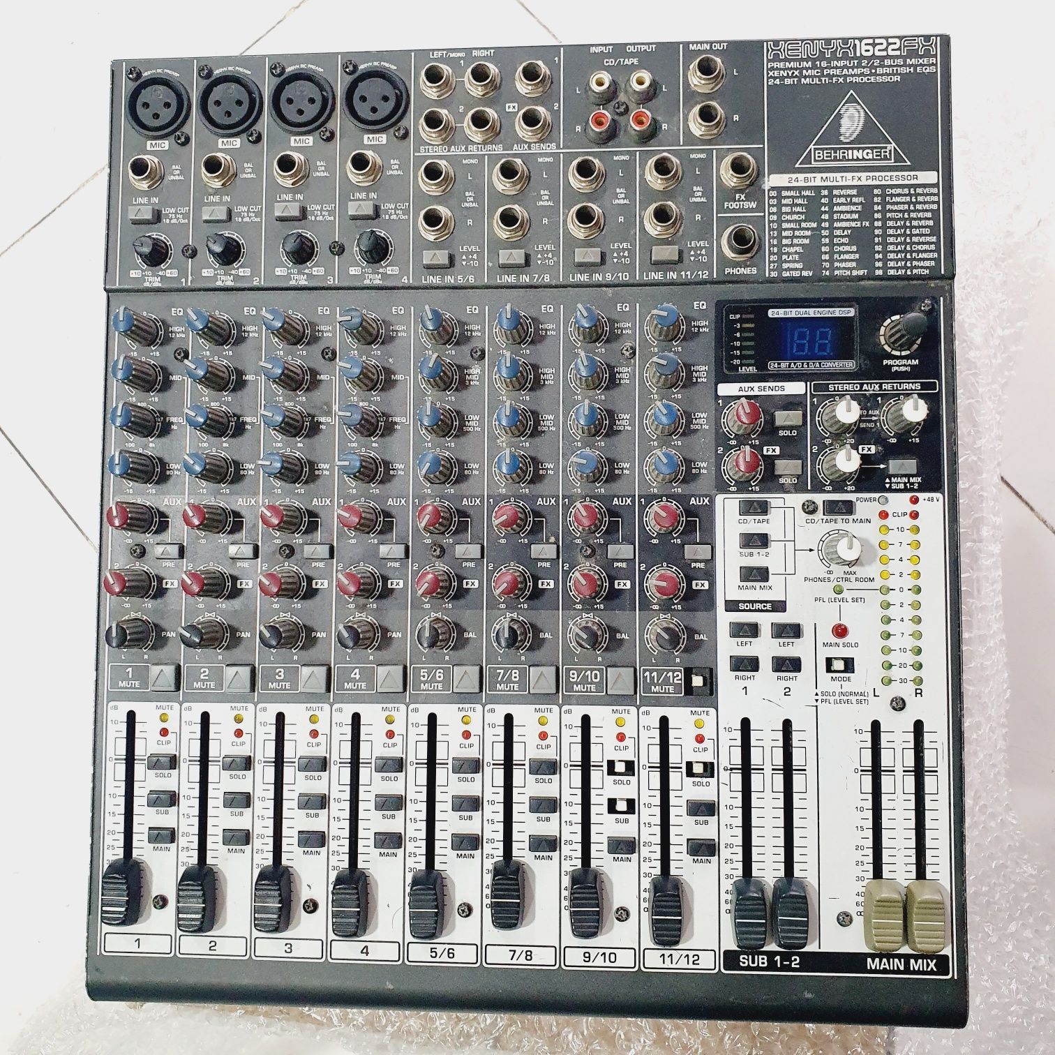 Behringer 1622 miksherniy pult