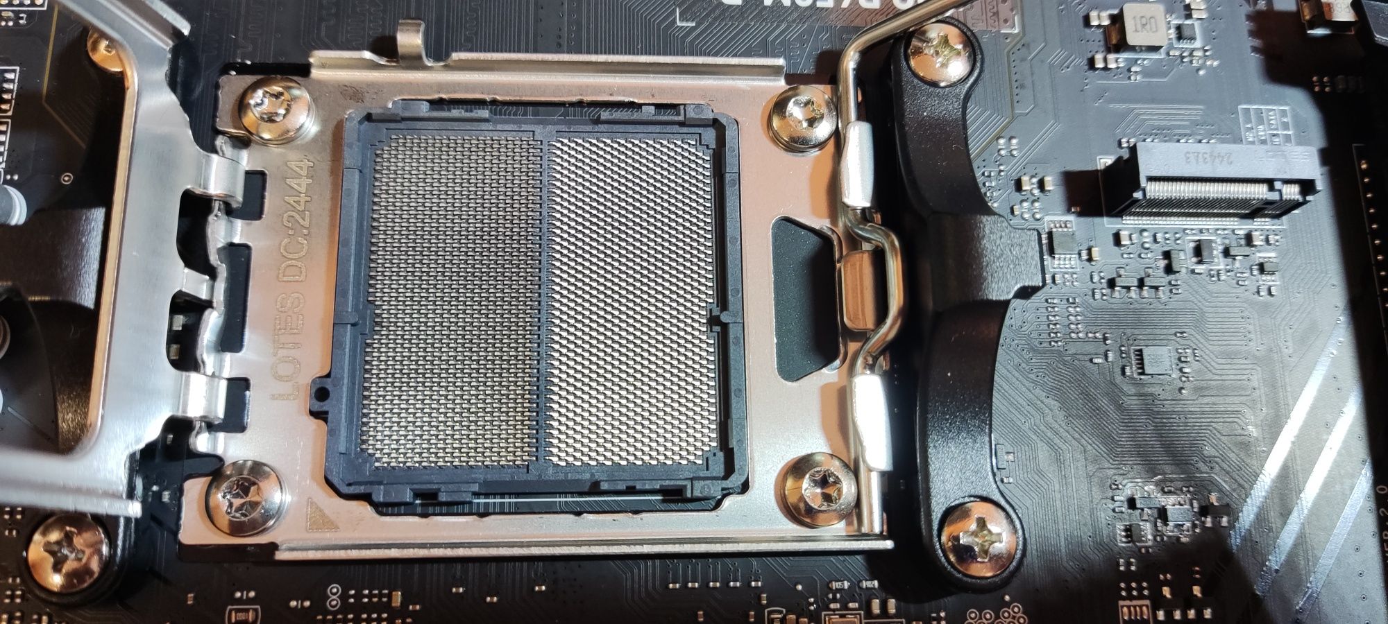 2 Дъна MSI Pro B650 AM5