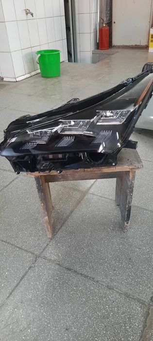 Фары передние Лексус NX 2014год