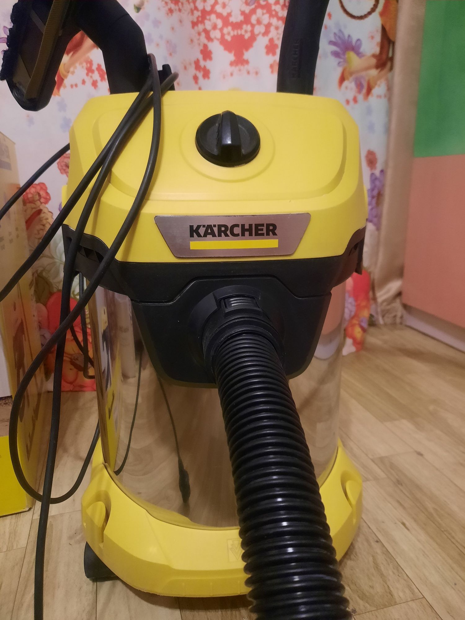 Пылесос не рабочий.