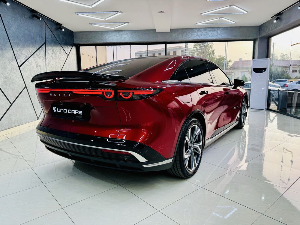 Продается почти новый Mazda EZ6.