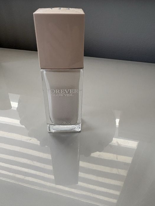 Dior Forever Glow Veil Озаряващ праймер/база за лице
