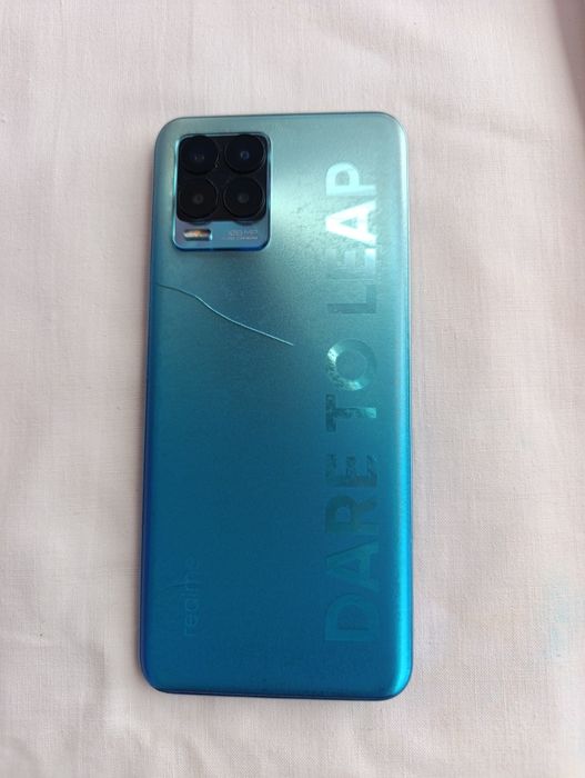 Реалми  8 про сотилади