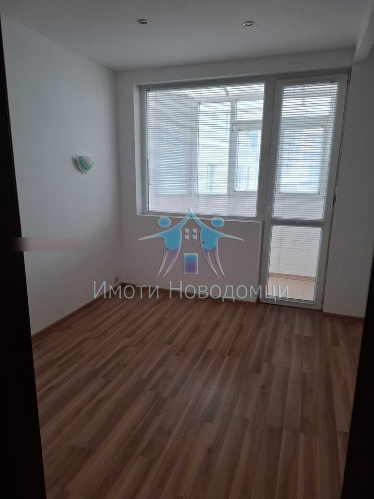 Продава се Тристаен апартамент в Шумен, Пазара - 75 кв.м за 1292 €/кв.м - Снимка #3