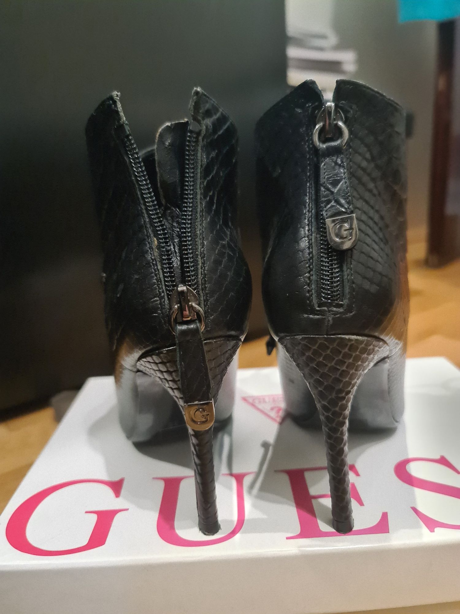 Боти Guess 35 номер.