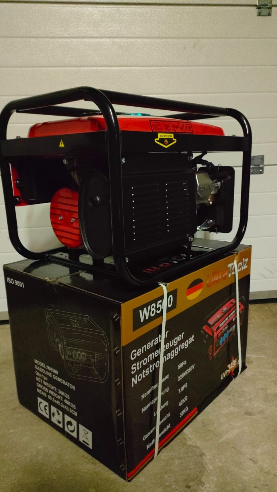 Generator Ultra Toolz W8500 adus din Germania cu 3 prize monofazice