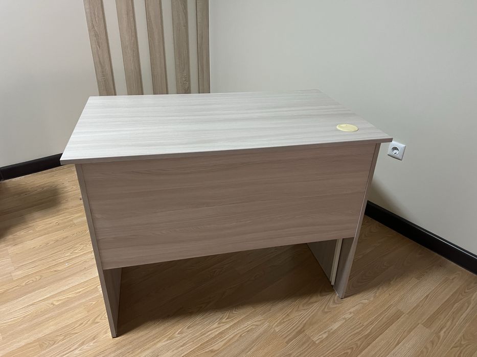 Стол для офиса..