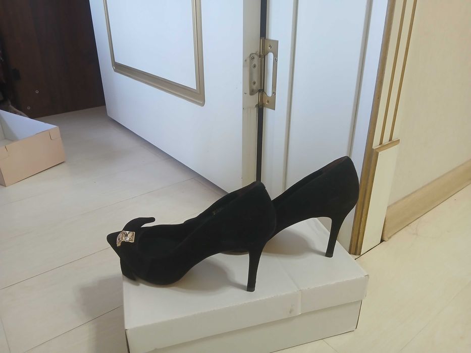 Туфли и сапоги в отличном состоянии