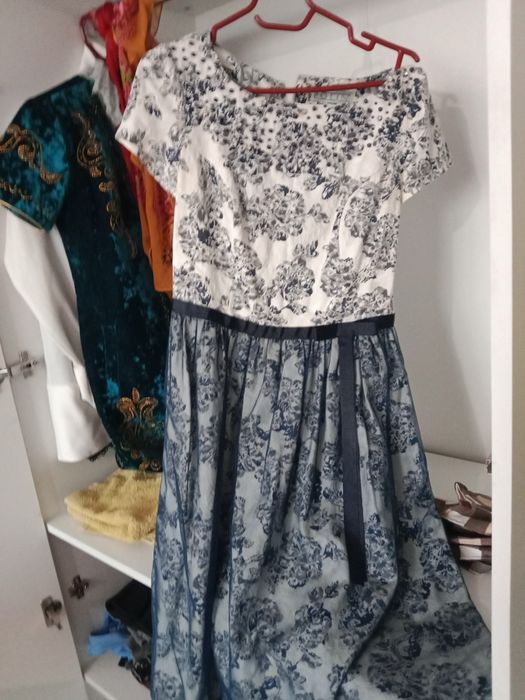 Платье вечернее джакардовое почти новое