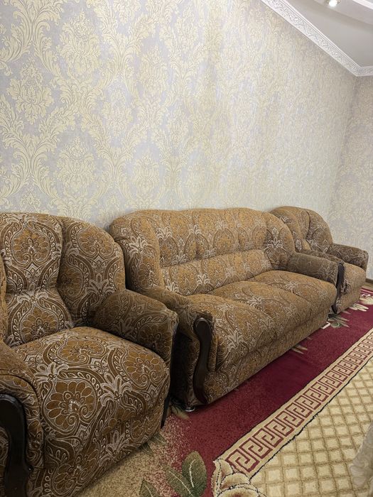 Продается диван и кресла